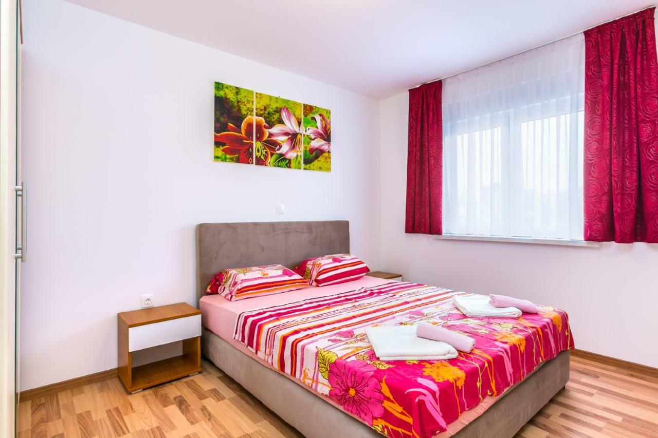 Dragan K2 Hotel Medulin Buitenkant foto