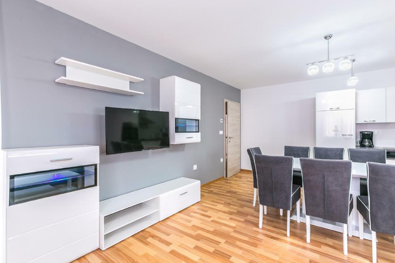 Dragan K2 Hotel Medulin Buitenkant foto