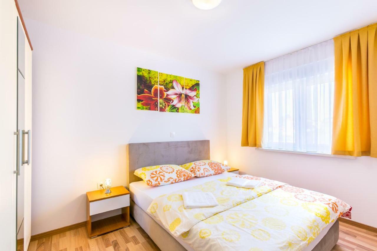Dragan K2 Hotel Medulin Buitenkant foto