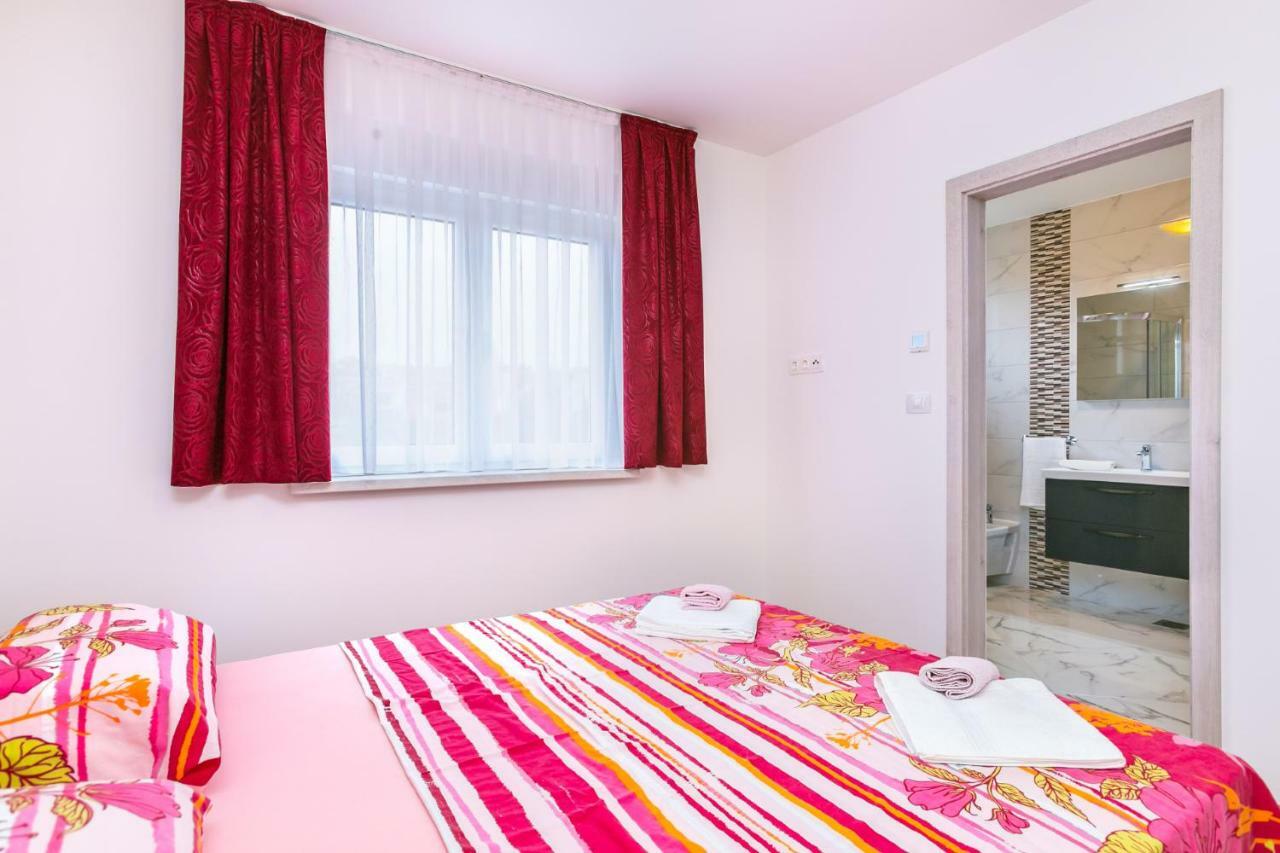 Dragan K2 Hotel Medulin Buitenkant foto